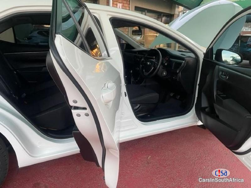 Toyota Corolla 1.6 Esteem Manual 2016 - image 6