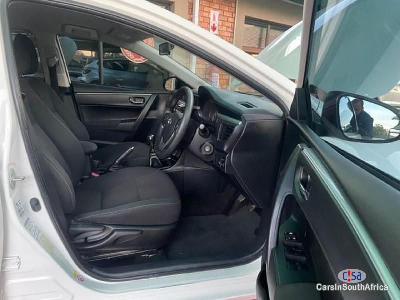 Toyota Corolla 1.6 Esteem Manual 2016 - image 8