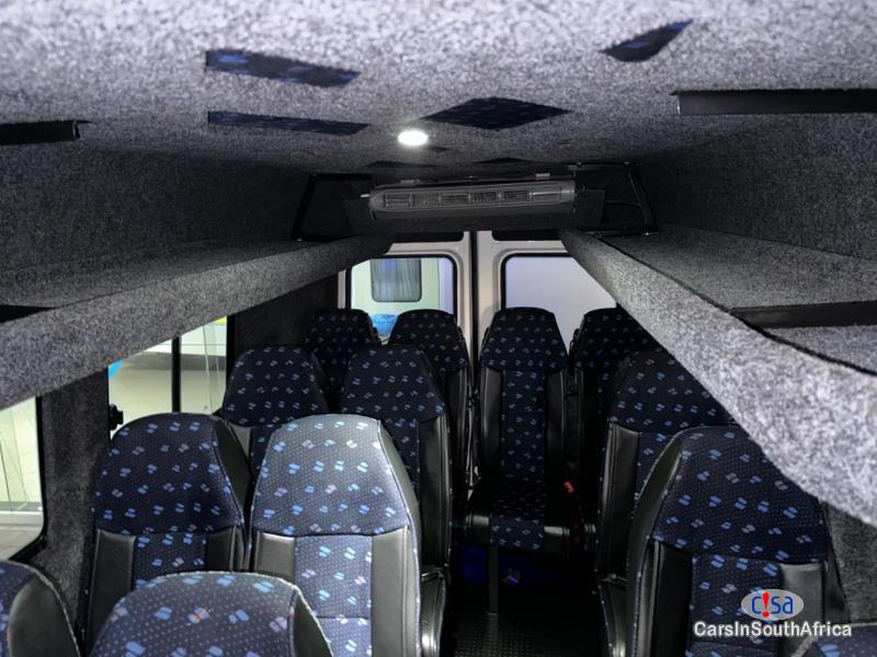 Volkswagen 2.5 Manual 2019 - image 4