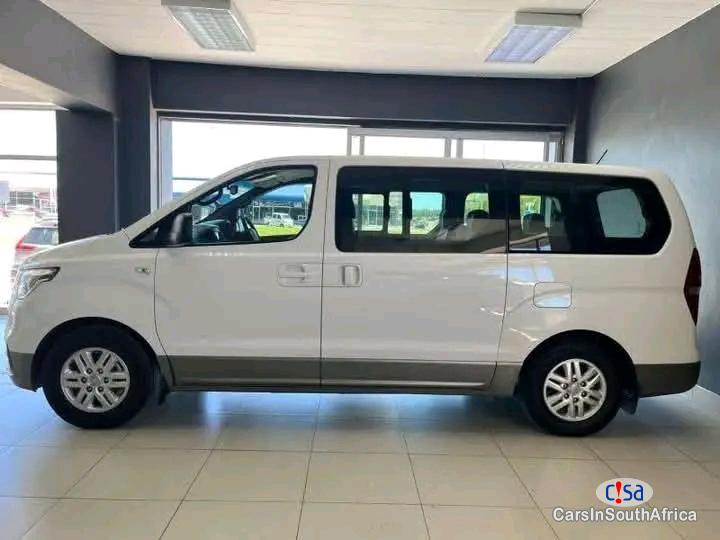Hyundai H-1 2.4 /// Whatsapp Or Call > 0705009841 Manual 2019 - image 2