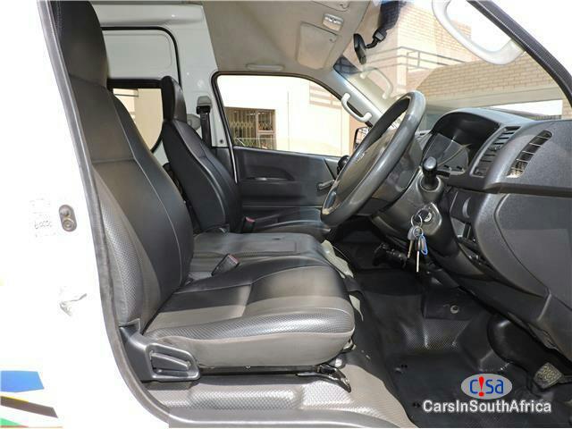 Toyota Quantum 2.5 Manual 2017 - image 4
