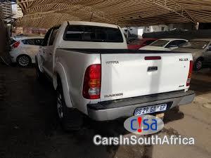 Toyota Hilux Manual 2011 - image 3