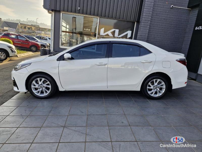 Toyota Corolla 1.8 /call Whatsapp 068 346 6875 Manual 2020 - image 2