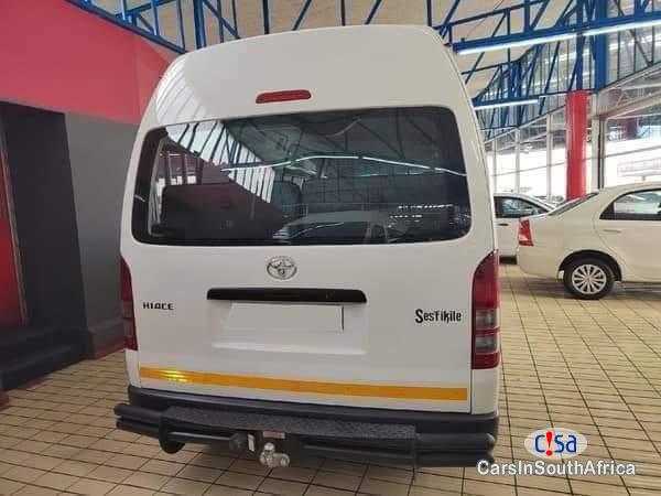 Toyota Quantum 2.5 Manual 2020 - image 2