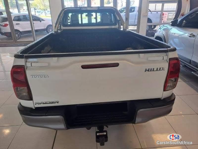 Toyota Hilux 2.4 GD-6 Manual 2017 - image 4