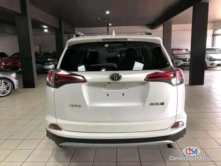 Toyota RAV-4 Automatic 2017 - image 4