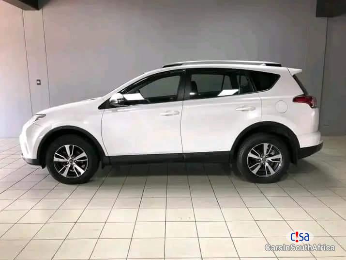 Toyota RAV-4 Automatic 2017 - image 6