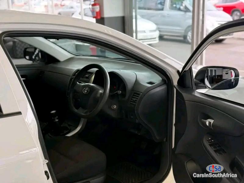 Toyota Corolla Toyota Corolla Quest 1.6 Manual 2018 - image 10