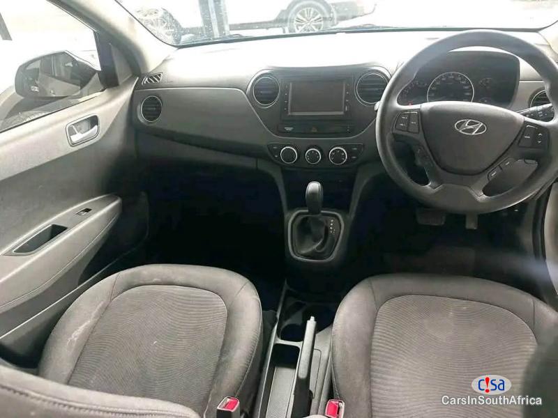 Hyundai i10 1.25 Fluid Automatic 2019 - image 5
