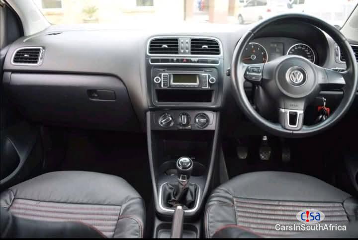 Volkswagen Polo Manual 2013 - image 6