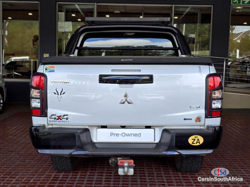 Mitsubishi Triton 2.4DI-D Double Cab 4x4 Auto Automatic 2023 - image 5