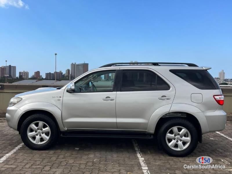 Pictures of Toyota Fortuner 3.0 Manual 2010