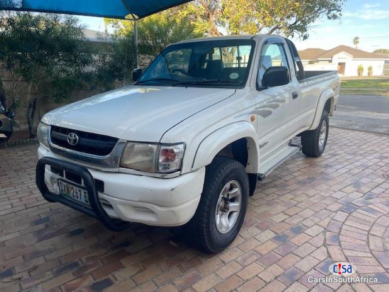 Toyota Hilux 2700i Manual 2005 - image 2