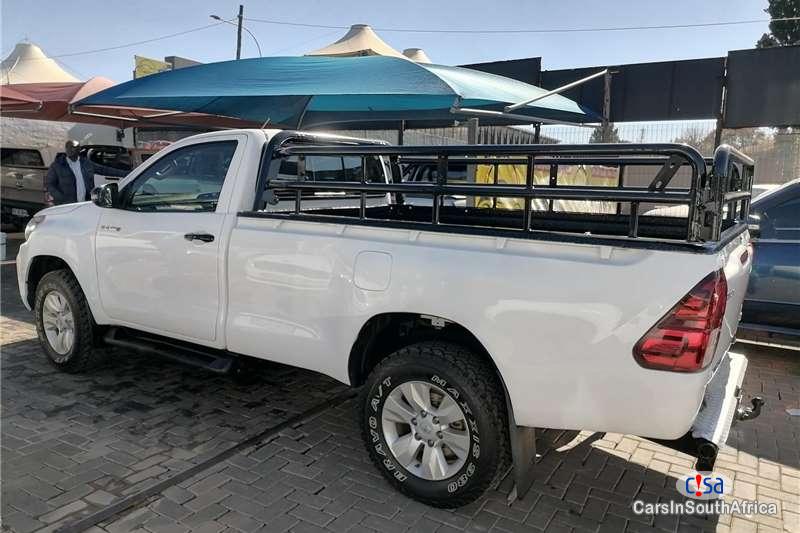 Toyota Hilux 2.4GD Manual 2017