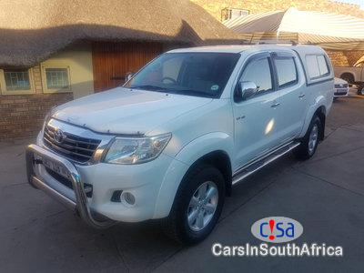 Toyota Hilux 4.0 V6 Raider 4X4 Manual 2013 - image 4