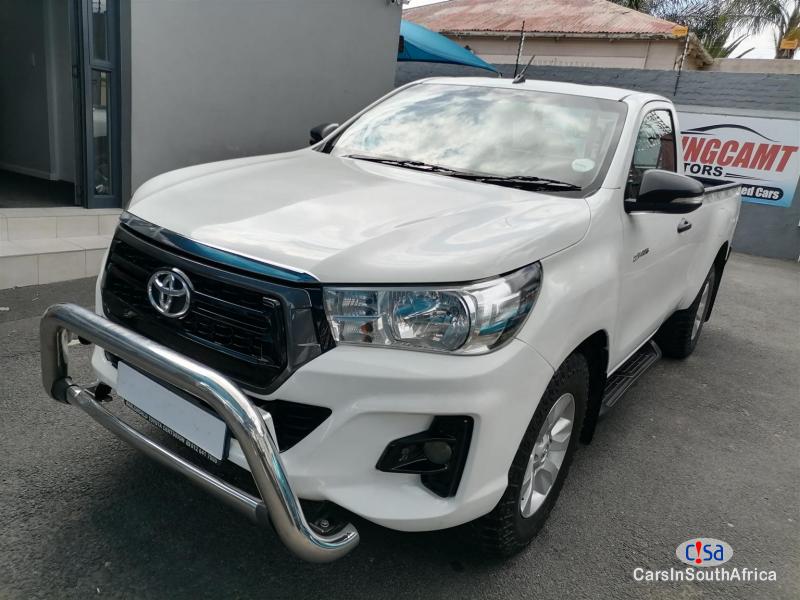 Toyota Hilux Manual 2019 - image 2