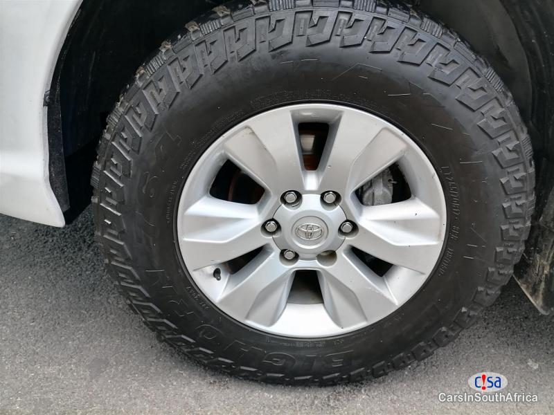 Toyota Hilux Manual 2019 - image 7