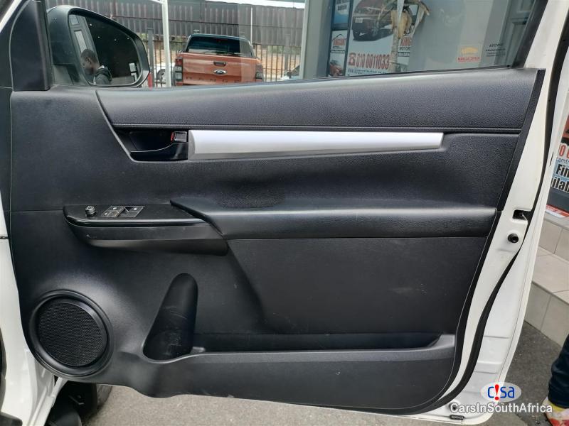 Toyota Hilux Manual 2019 - image 8
