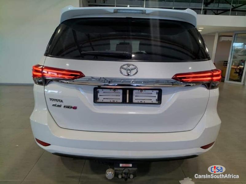 Toyota Fortuner 2.8 Toyota Fortuner For Sale 0663929914 Automatic 2019 - image 4