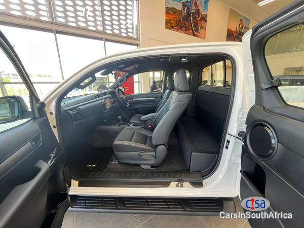 Toyota Hilux 2.8 GD 6 Raised Body Legend 4x4 Extended Cab +27685845776 Manual 2025 - image 3