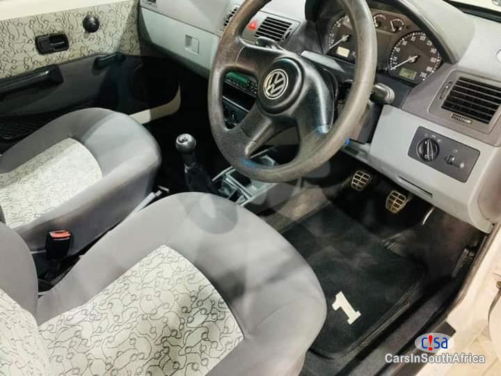 Volkswagen 1.4 Manual 2009 - image 5