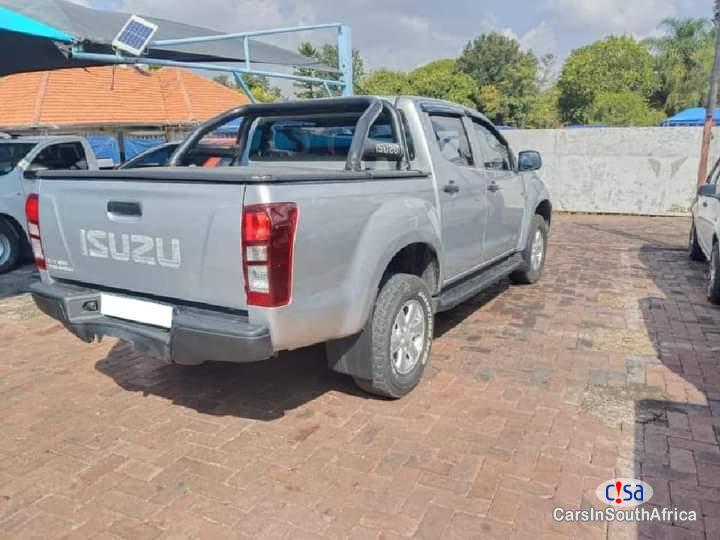 Isuzu KB300 300D Manual 2015 - image 3