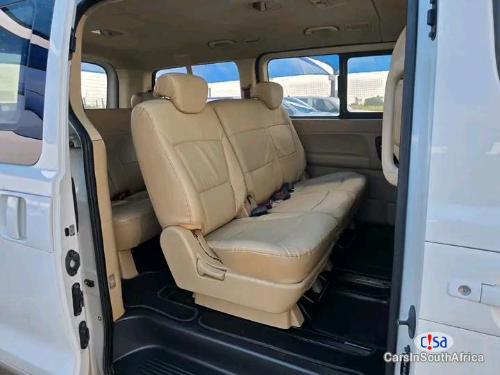 Hyundai H-1 2.4 CVVT Executive Manual 2012 - image 2
