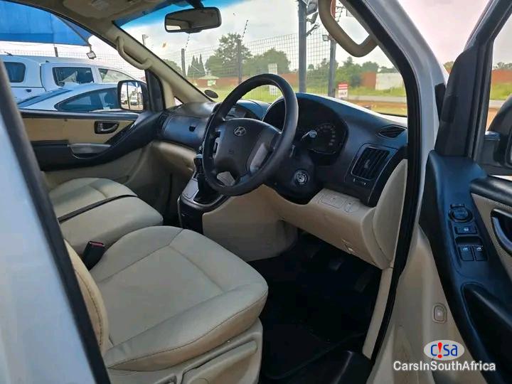 Hyundai H-1 2.4 CVVT Executive Manual 2012 - image 3
