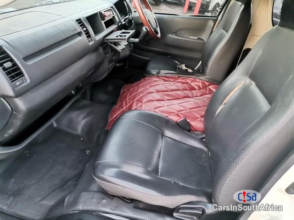 Toyota Quantum 2.5D-4D Sesifikile 16 Seater {+27 685845776 Manual 2018 - image 4