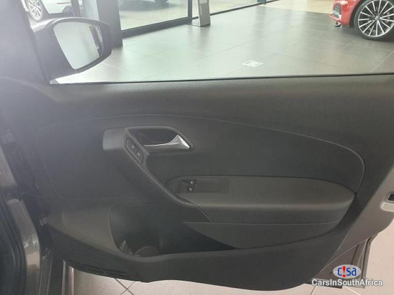 Volkswagen Polo Vivo Hatch 1.4 Comfortline Manual 2018 - image 12