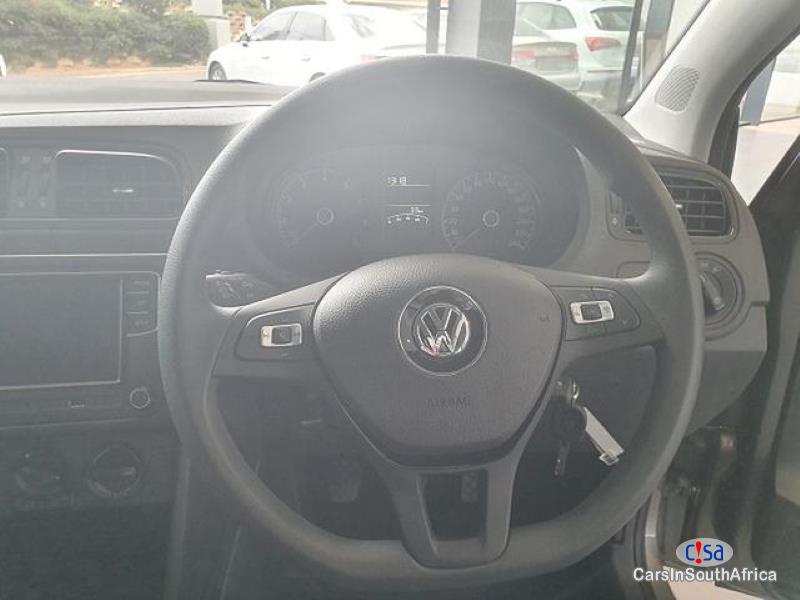 Volkswagen Polo Vivo Hatch 1.4 Comfortline Manual 2018 - image 14