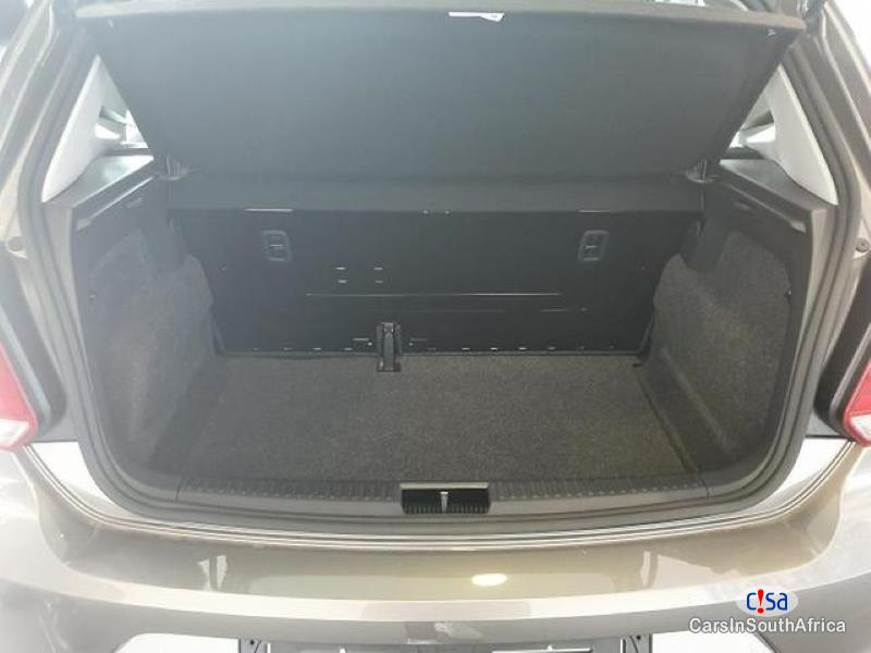 Volkswagen Polo Vivo Hatch 1.4 Comfortline Manual 2018 - image 9