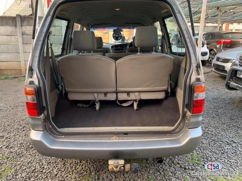 Toyota Condor Manual 2003 - image 9