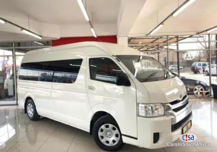 Toyota Quantum 2.5 GL 14 Seater Manual 2017 - image 2