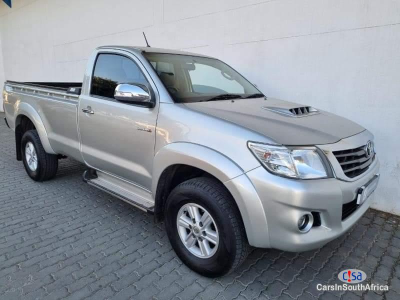 Toyota Hilux 3.0D+27 78 321 4168 Manual 2015 - image 2