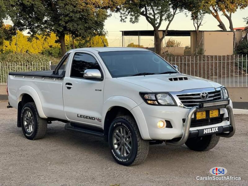 Pictures of Toyota Hilux 3.0D4D Manual 2015
