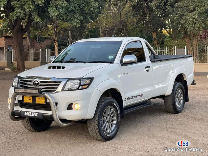 Toyota Hilux 3.0D4D Manual 2015 - image 2