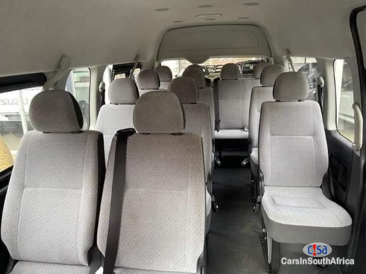 Toyota Quantum 2.5 Manual 2018 - image 4