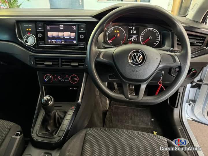 Volkswagen Polo 1.0 Automatic 2021 - image 3