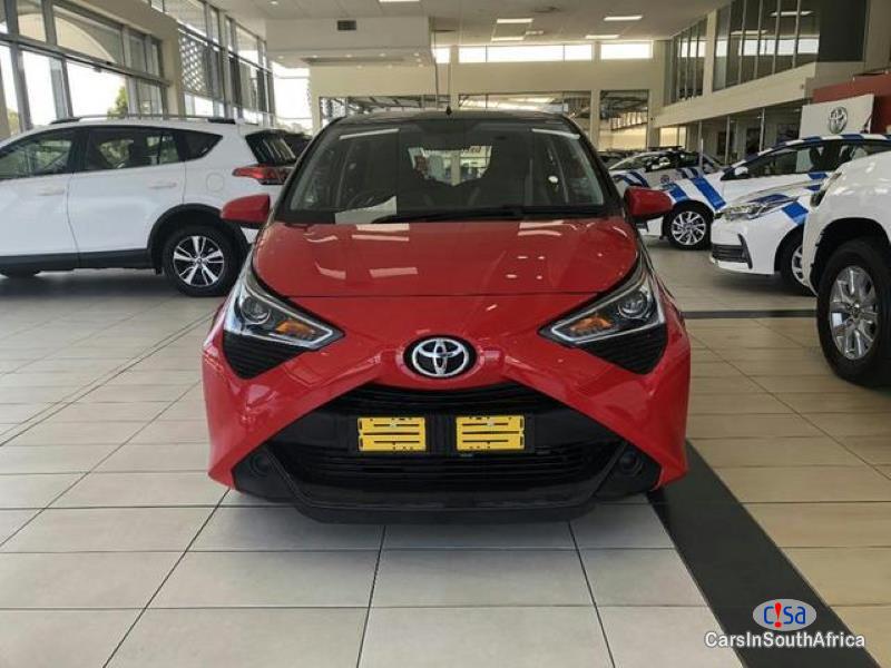 Toyota Aygo 1.0 X _ Play Manual 2017 - image 2