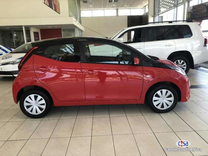 Toyota Aygo 1.0 X _ Play Manual 2017 - image 3