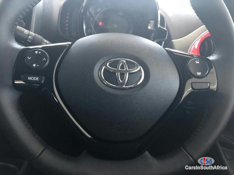 Toyota Aygo 1.0 X _ Play Manual 2017 - image 7