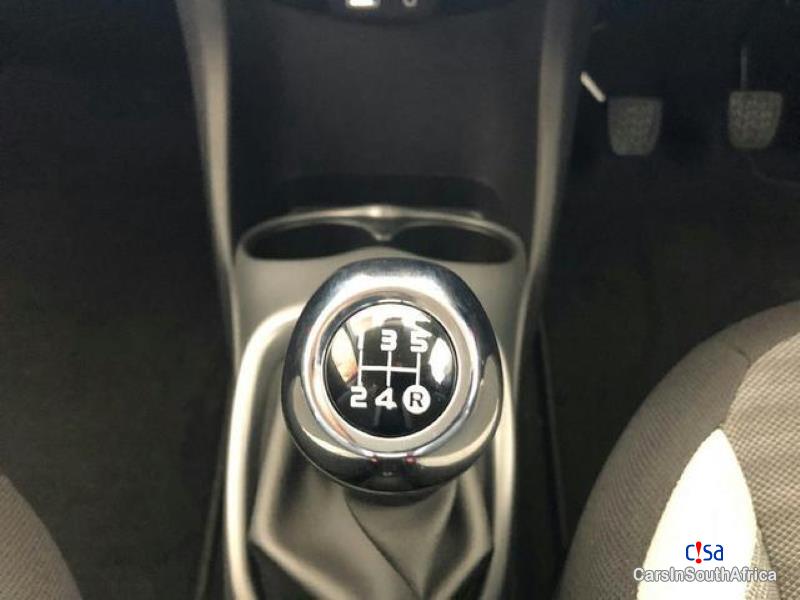 Toyota Aygo 1.0 X _ Play Manual 2017 - image 8