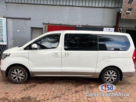 Hyundai H-1 2.5 CRDI |Elite Auto / +27 685845776 Automatic 2019 - image 2