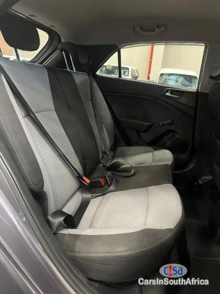 Hyundai i20 1.2 Motion Call 081 494 5928 Manual 2017 - image 3