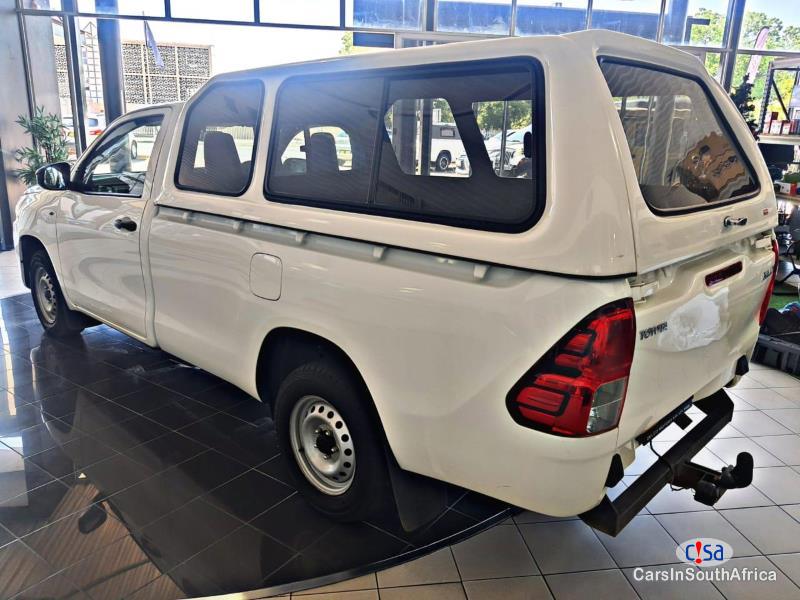 Toyota Hilux 2.4GD6...0679505805 Manual 2020 - image 2