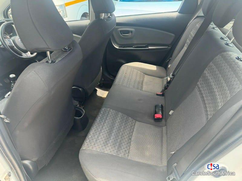 Toyota Yaris 1.0xs Manual 2016 - image 4