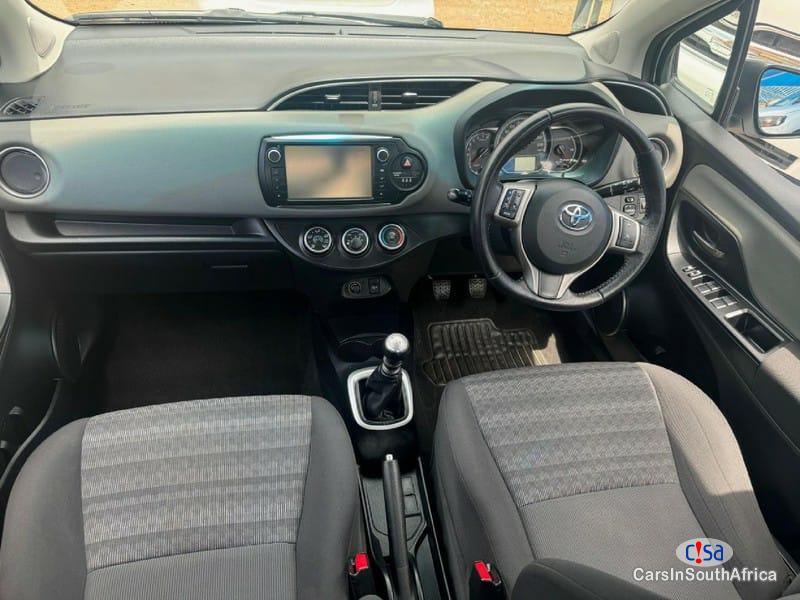 Toyota Yaris 1.0xs Manual 2016 - image 5