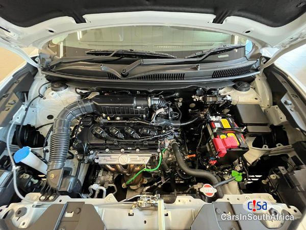 Toyota Starlet Cross 1.5 Xs Automatic 2025 - image 13