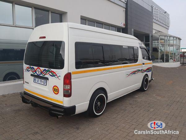 Toyota Quantum 2.5 / Whatsapp Call 068 346 6875 Manual 2021 - image 2